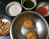 A picture of step 1 of Kachori chaat.