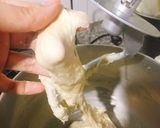 Hình bước làm 1 của món Custard buns