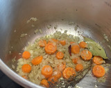 Foto del paso 5 de la receta: Manitas de cerdo con alubias