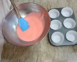 A picture of step 3 of Strawberry Cup Cakes.
