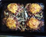 Foto del paso 6 de la receta: Hamburguesas en colchón de cebollas y papas con cheddar