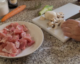Foto del paso 2 de la receta: Estofado sencillo de cerdo con champiñones