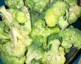Tejszínes brokkolikrémleves recept fázis 1 fotója