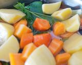 Une image de l'étape 4 de Soupe avec fanes de carottes au Cook Expert.