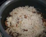 A picture of step 3 of Bataka Kaatri Handi Pulav.