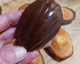 Foto del paso 22 de la receta: Madeleines sin gluten de vainilla con cobertura de chocolate