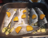 Foto del paso 12 de la receta: Filetes de Lubina al horno con Limón y patatas