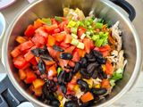 Ensalada mexicana de pasta con salsa "Rancho fiesta"