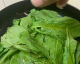 A picture of step 3 of Stir-fried Spinach.