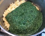 Foto del paso 7 de la receta: Fideos con espinaca y cebolla caramelizada
