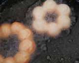 Foto langkah ke 8 dari resep Donat Mochi.