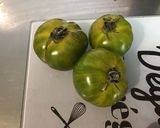 Une image de l'étape 3 de Salade de tomates tricolores à la laitue rougette et mozzarella di buffala.