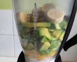 A picture of step 1 of Avocado smoothie.