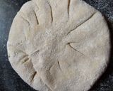 A picture of step 3 of Wheat paratha stuffed allu.