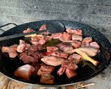 A picture of step 1 of Paella Valenciana.
