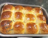 A picture of step 10 of 🍞Garlic Dinner Rolls🍞 serve with🍲Hot & Sour Soup🍲.
