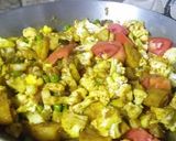 A picture of step 3 of Cauliflower Sabzi.