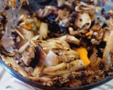 Une image de l'étape 1 de Sauté de dinde aux champignons et légumes.