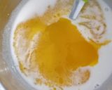 A picture of step 2 of Mango panna cotta.