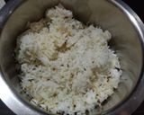 A picture of step 2 of Methi, mutter & carrots pulav (in proper lunch thali).