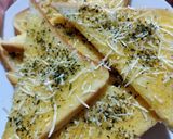 Foto langkah ke 4 dari resep Garlic parsley cheese bread.