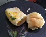 A picture of step 4 of Cheesy Masala pav.