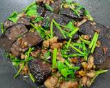 เลือดหมูผัดขึ้นฉ่าย วิธีทำสูตร 4 รูป