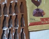 Foto del paso 1 de la receta: Bombones de chocolate (hechos con la nieta)