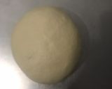 Foto del paso 5 de la receta: Focaccia con tomate cherrys, aceitunas negras y romero seco