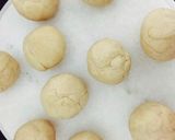 A picture of step 5 of Aloo Paratha.