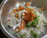 लहसुन वाली बाजरे की रोटी (lehsun wali bajre ki roti recipe in Hindi) रेसिपी चरण 3 फोटो
