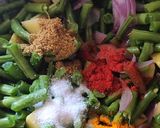 फ्रेंच बींस आलू की सब्जी(French beans aloo ki sabzi recipe in Hindi) रेसिपी चरण 4 फोटो