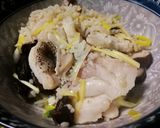 รูปขั้นตอนการทำที่ 2 ของ ข้าวต้มปลาเก๋าชิ้นโตเต็มคำ(สูตร1 กุ๋ยช่ายขาว และสูตร2 เซเลอรี่ คลินตัน...อะไร๊?? ตึ่งโป๊ะ)