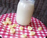 A picture of step 1 of Simple babana milk shake.