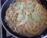 Foto del passaggio 4 della ricetta Linguine rigate con crema di zucchine, datterini confit e granella di pistacchi