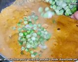 A picture of step 5 of Methi matar malai.