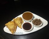 A picture of step 6 of Punjabi aloo samosa.