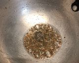 A picture of step 1 of Hara Choliya (green peas) Curry.