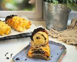 Foto langkah ke 4 dari resep Banana Roll Pastry.