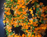 Foto del paso 4 de la receta: Bomba de calabacín relleno de verduras y pollo