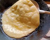 A picture of step 5 of Halwa pori.