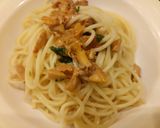 A picture of step 2 of Spaghetti con i finferli spaghetti with chanterelle mushrooms.