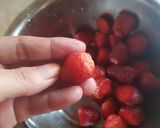 Foto langkah ke 1 dari resep 185. Selai Strawberry Homemade (2 bahan).