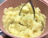 A picture of step 7 of Rosemary Chicken Breasts with Garlic Sauce 🧄.