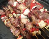 Foto del paso 3 de la receta: BROCHETTES DE BONDIOLA Y VERDURITAS ❤️