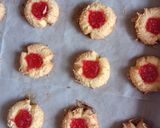 Foto langkah ke 5 dari resep Thumbprint Cookies.