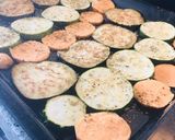 Foto del paso 2 de la receta: Hamburguesas de lentejas con verduras al horno