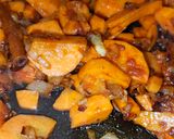 A picture of step 4 of Beef Stew with Carrots and tomatoes.