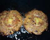 A picture of step 4 of Aloo ke Chapli Kabab.