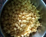 A picture of step 4 of Boondi kadhi.